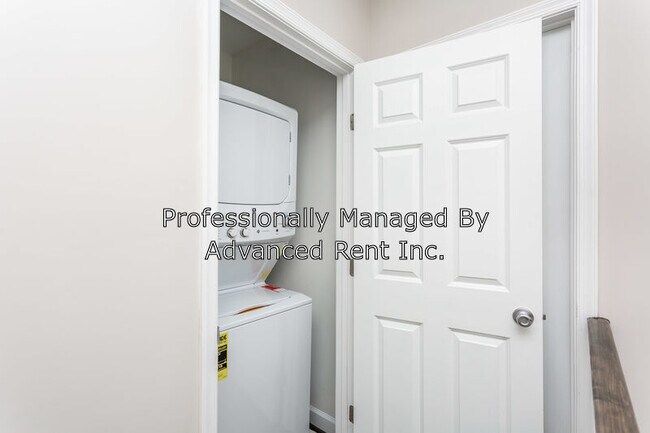 Building Photo - 2800 Miles Ave