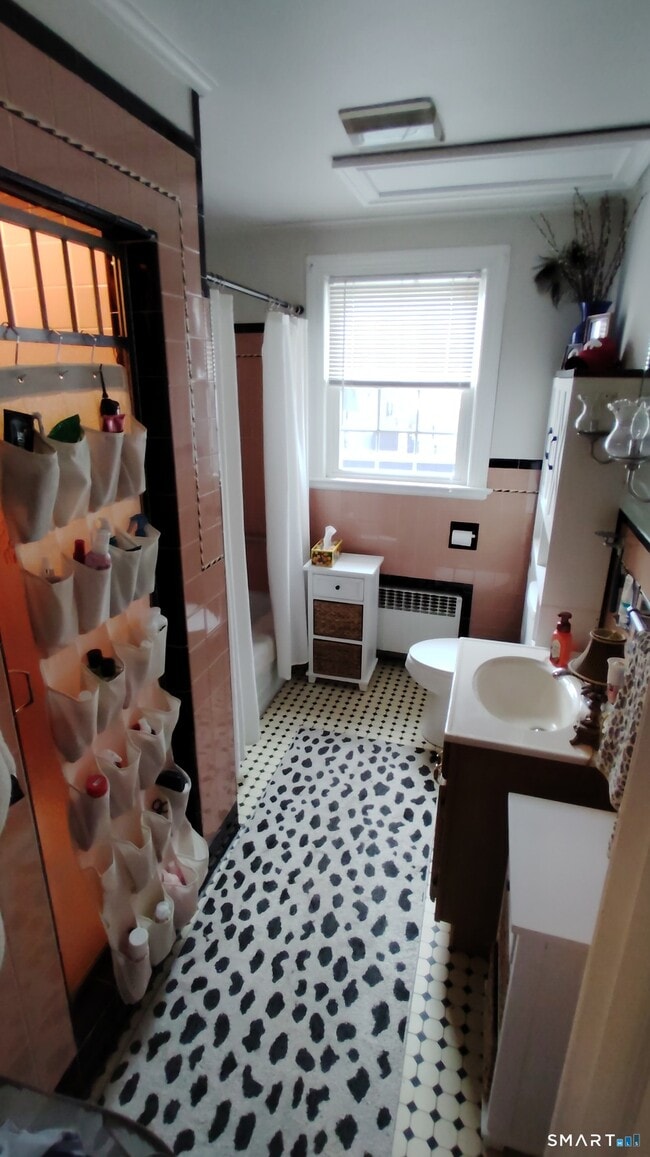 Building Photo - 887 Hanover Rd