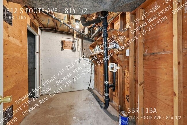 Building Photo - 812 S Foote Ave