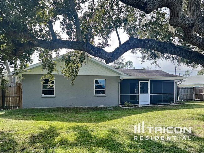 Building Photo - 20336 Peachland Blvd