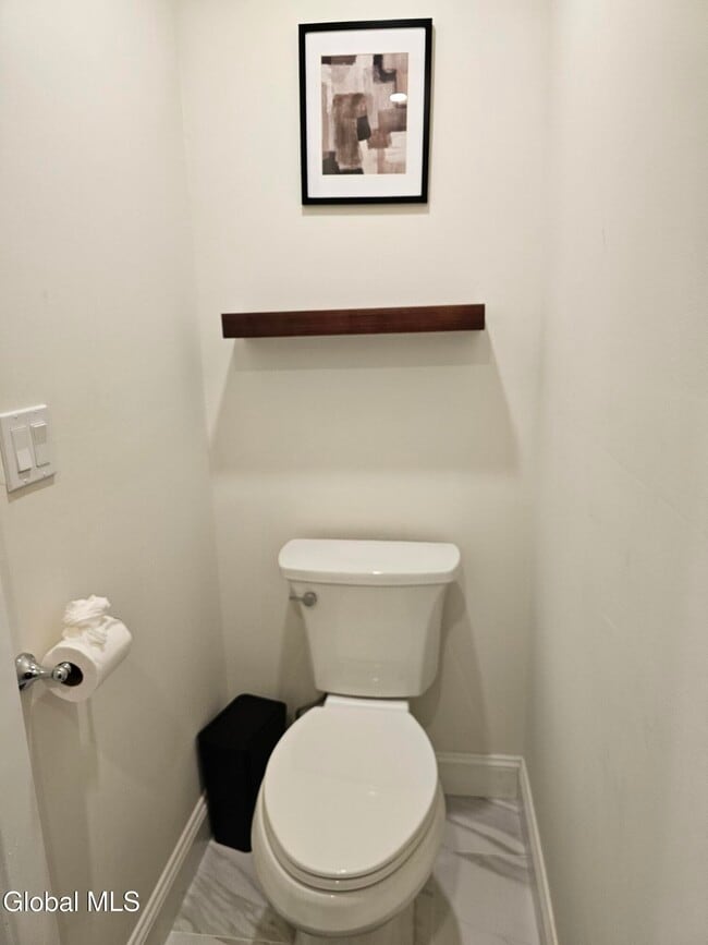 Building Photo - 489 Grooms Rd