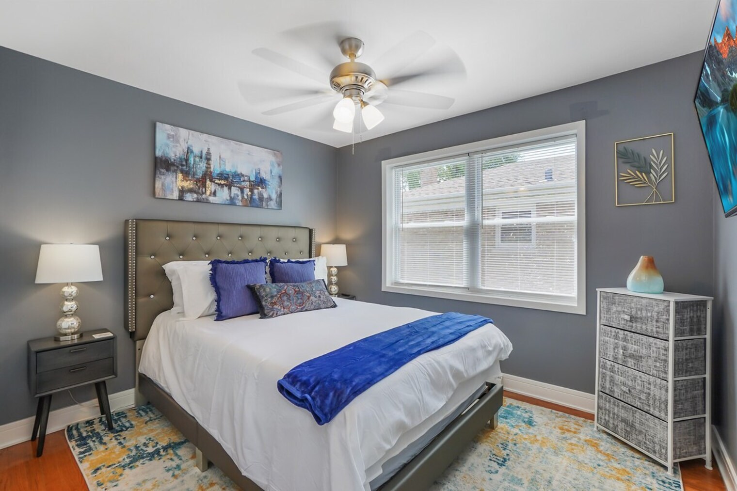 Building Photo - 7002 W Farragut Ave