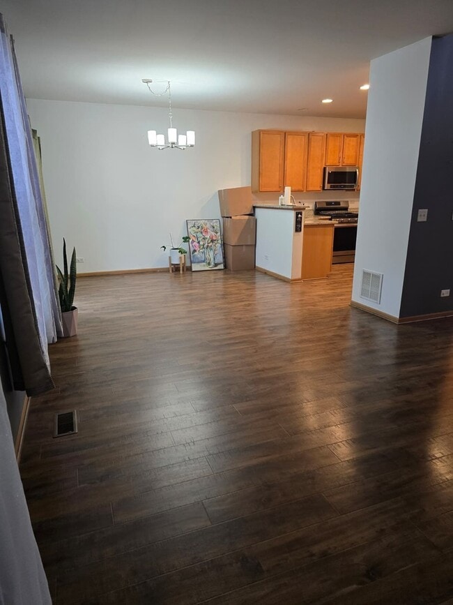 Building Photo - 549 S Jade Ln