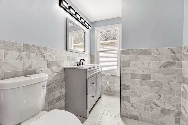 Building Photo - 155 Broadway