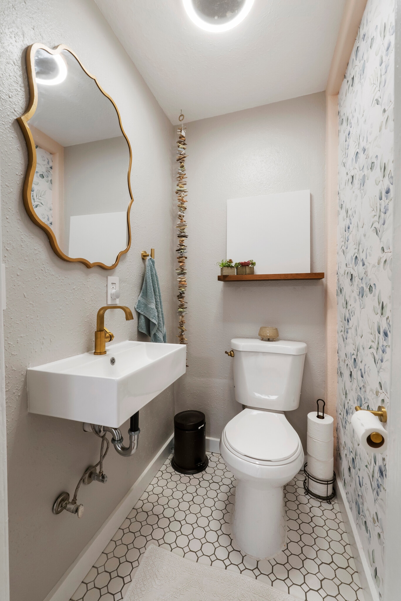 Building Photo - 5824 Hillcrest Dr SW