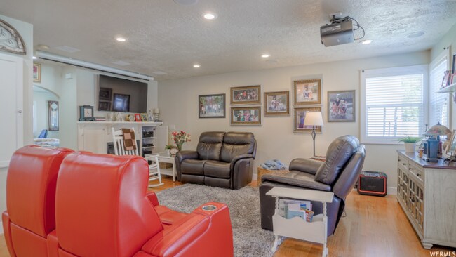 Building Photo - 1003 W 500 S