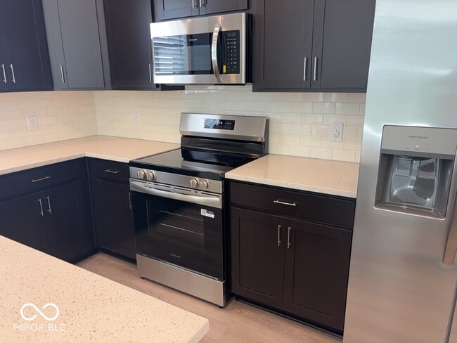 Building Photo - 817 Oyster Bay Dr