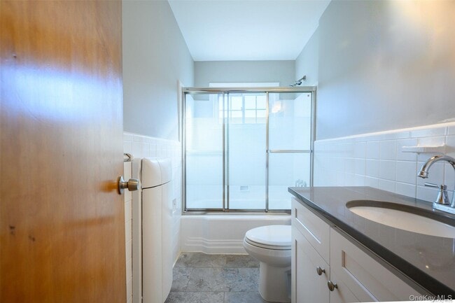 Building Photo - 57 Hemlock St