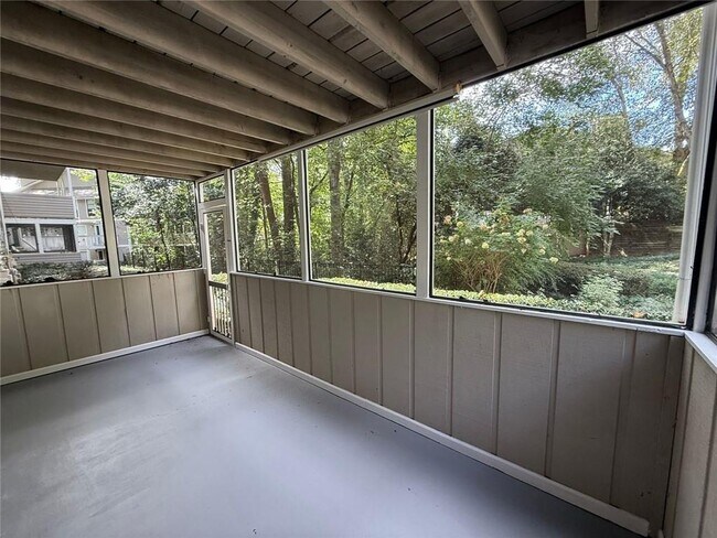 Building Photo - 1510 Wynnes Ridge Cir SE
