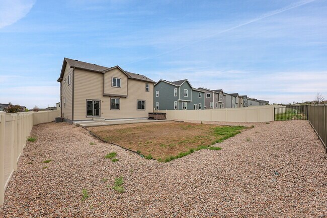 Building Photo - $2,795 - 3 Bed, 2.5 Bath Home with Fenced ...