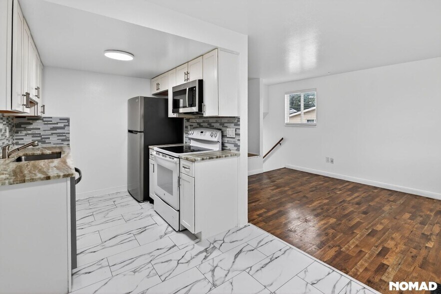 Building Photo - 747 W Cleveland Cir