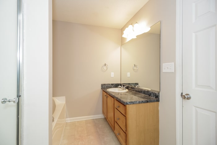 Building Photo - 4880 W Park Cir