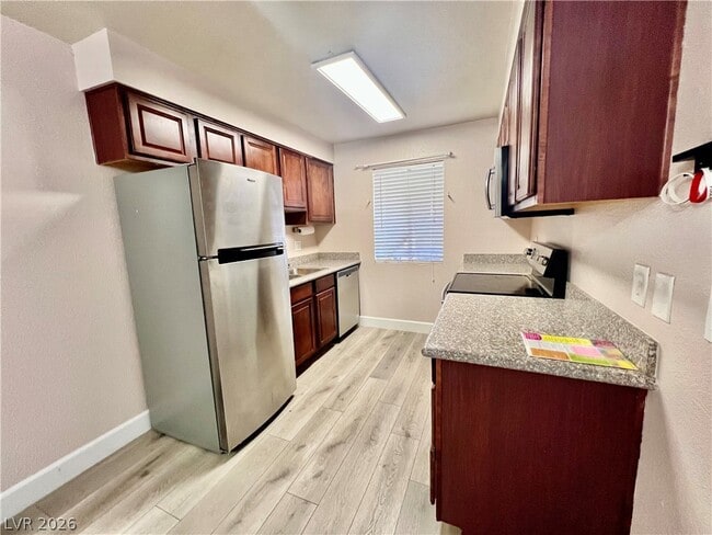 Building Photo - 5295 Indian River Dr