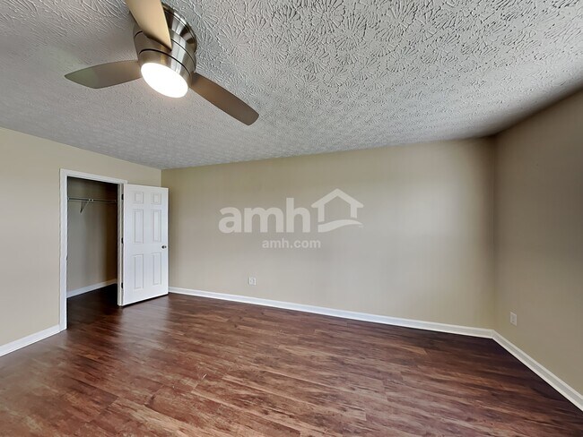 Building Photo - 8 Danielson Cir