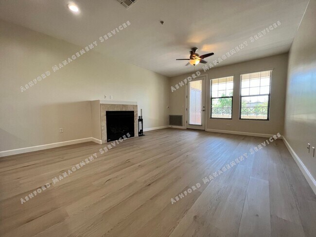 Building Photo - Scottsdale Luxury 2 Bed Condo with Mountain Views - Gated Artesia - Water Included