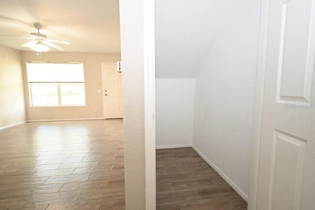 Building Photo - 5904 Willow Ridge Dr