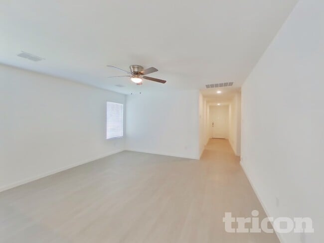 Building Photo - 806 Ginkgo Wy