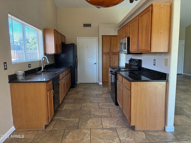 Building Photo - 8981 W Maryland Ave