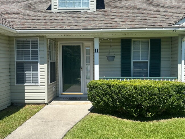 Building Photo - Rivers End Three Bedroom Home with a Fence...