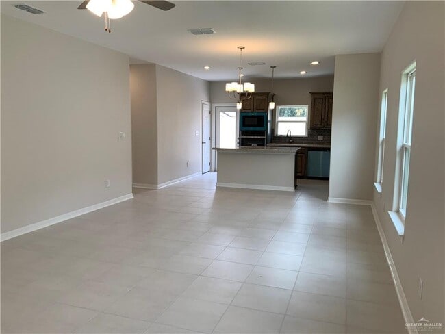 Building Photo - 27 Westway Ave