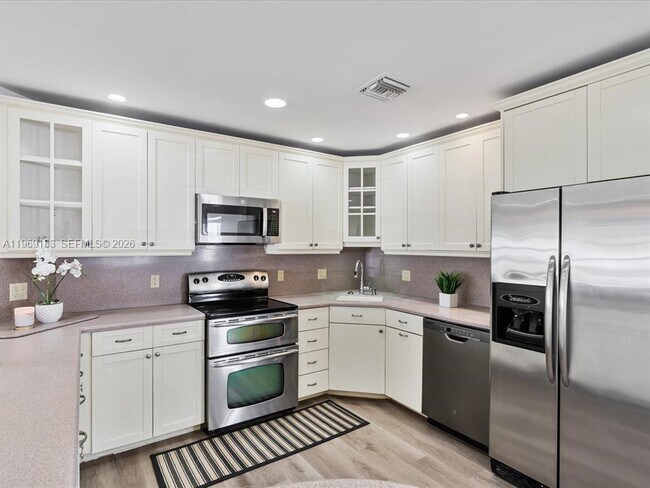 Building Photo - 8 SW 11th St