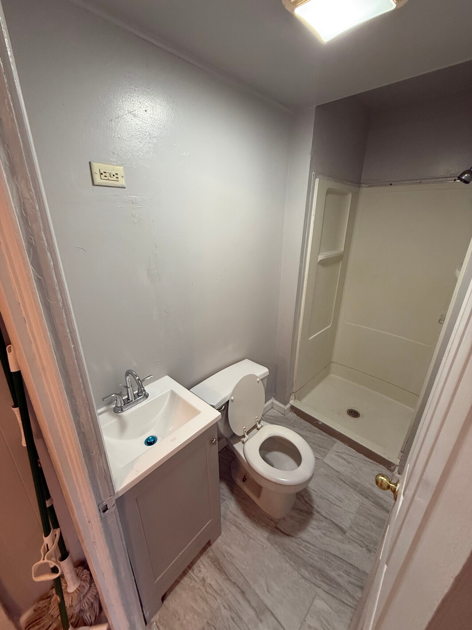 Building Photo - 11 Broadhead Ave