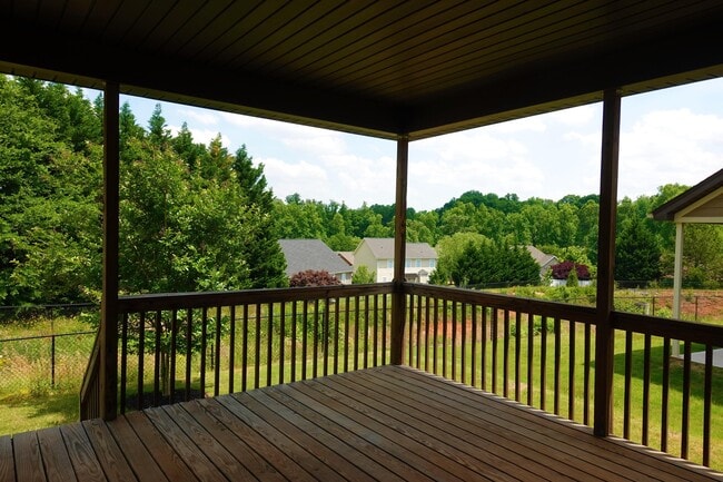 Building Photo - 153 Bur Oak Dr