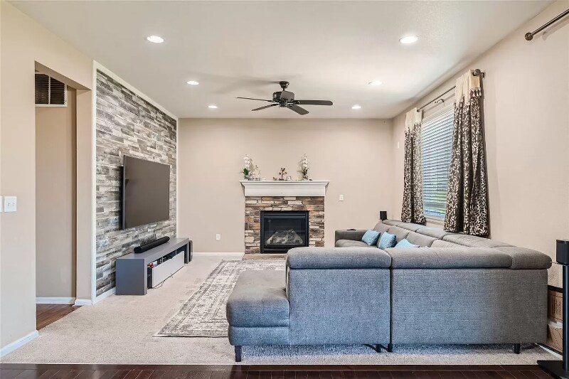 Building Photo - 26059 E Davies Dr