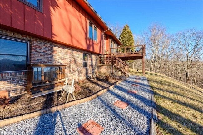 Building Photo - 1776 Beech Mountain Pkwy