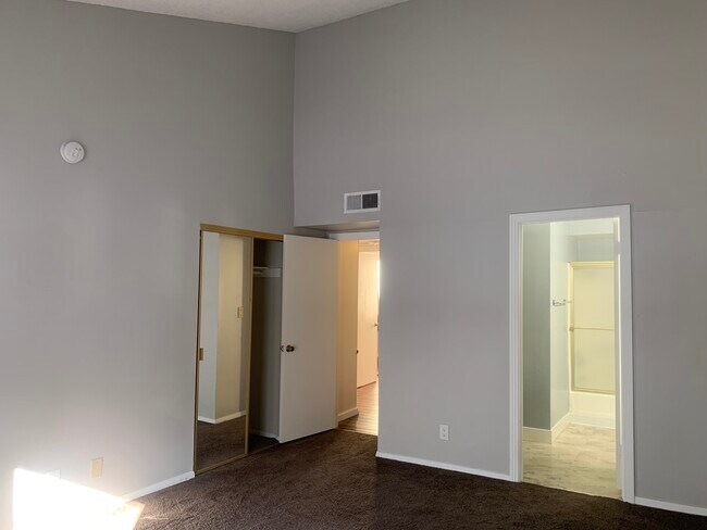 Master Bedroom - 11473 Moorpark St