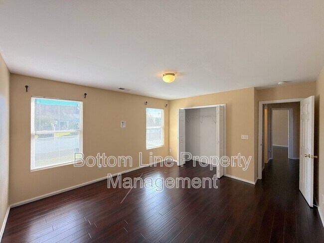 Building Photo - 8125 Rosberg Ln