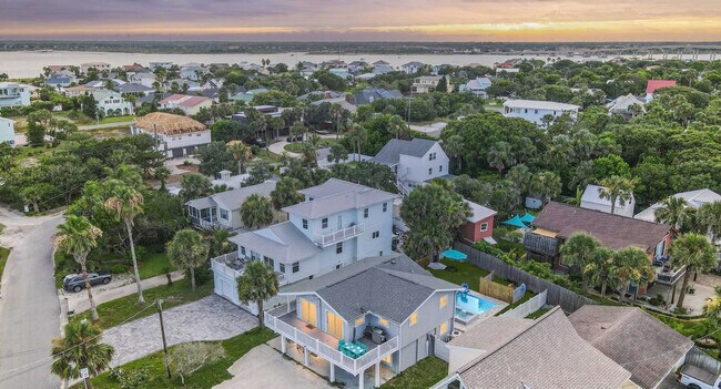 Building Photo - 108 Zamora St