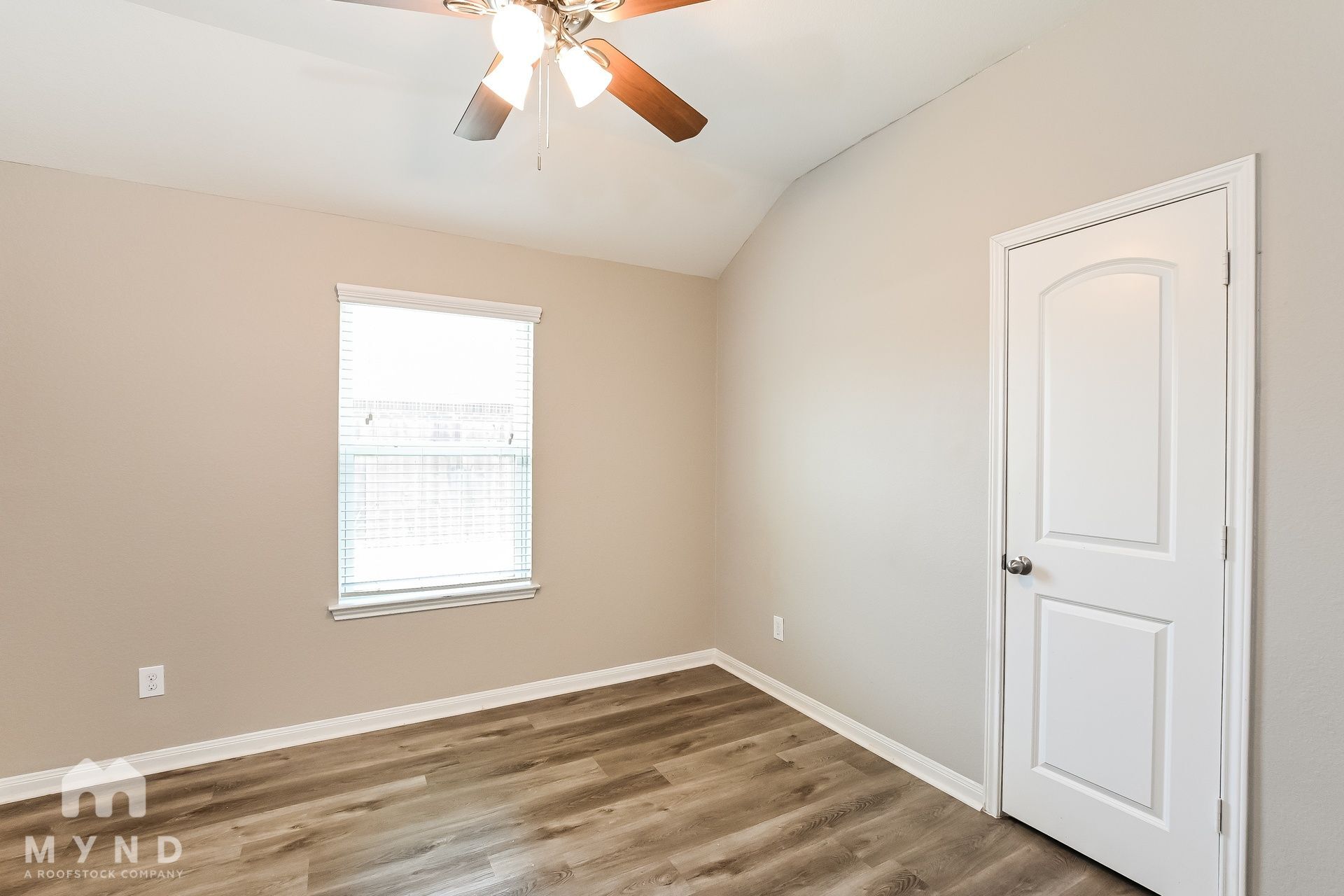 Building Photo - 16658 Bluefin St