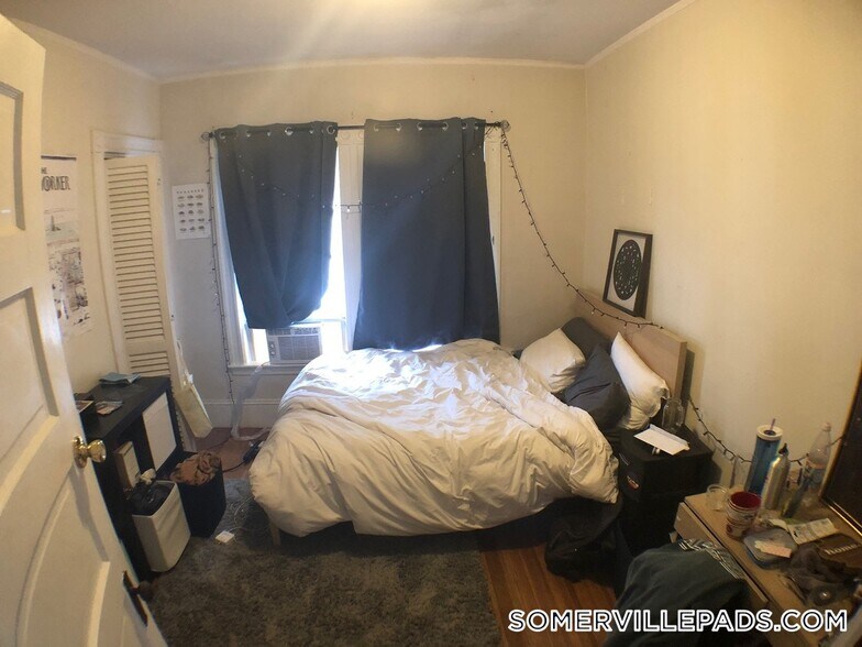 Building Photo - 16 Curtis Ave