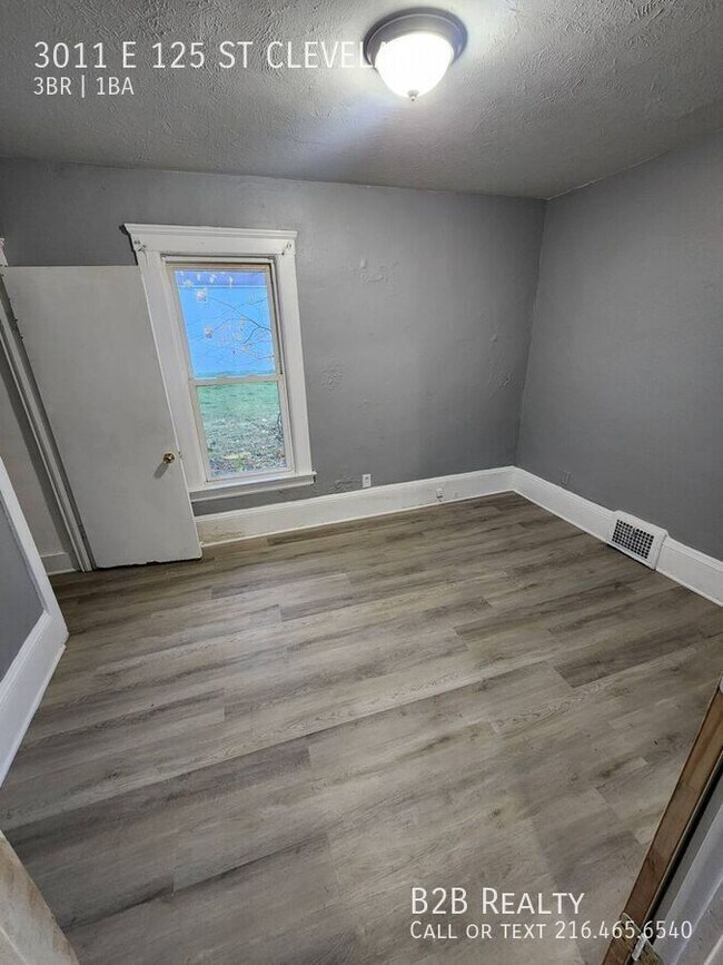 Building Photo - 3011 E 125th St