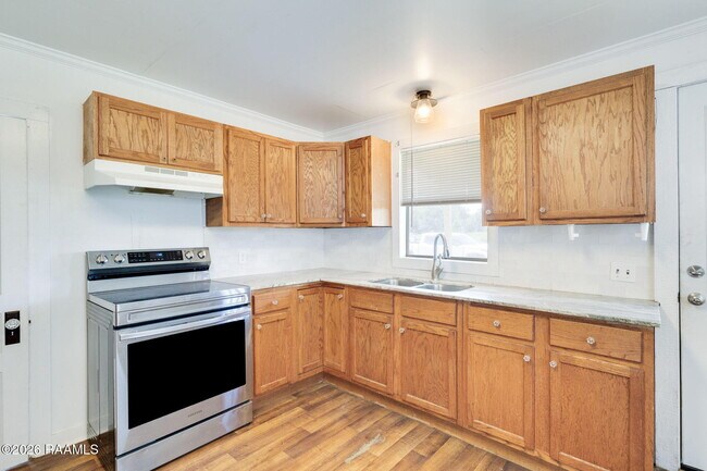 Building Photo - 866 Mouton Rd