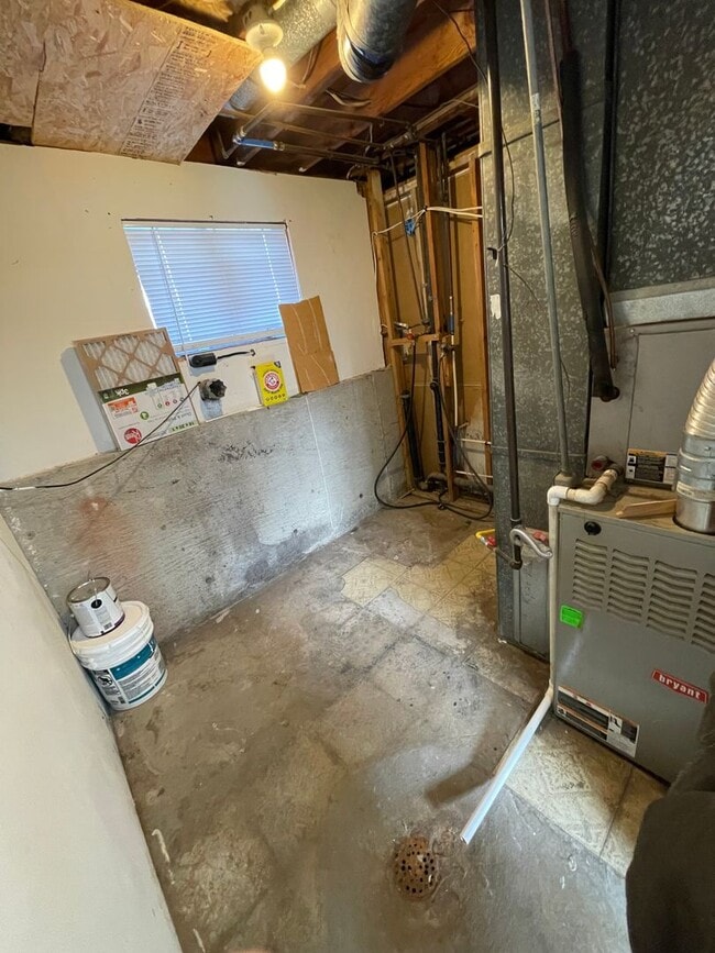 Building Photo - West Jordan Remodeled Four Bedroom; Garage; New Kitchen Cabinets; Fenced Yard; Central Air