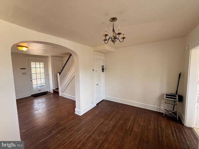 Building Photo - 3422 Tilden St