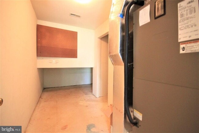 Building Photo - 4000 Quaker Ct