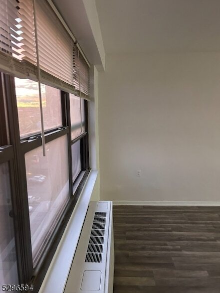 Building Photo - 285 Aycrigg Ave