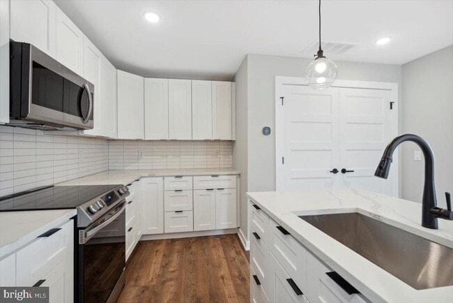 Building Photo - 3801 Hamilton St