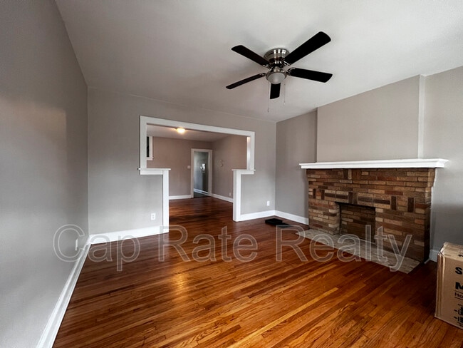 Building Photo - 506 Thurman Ave