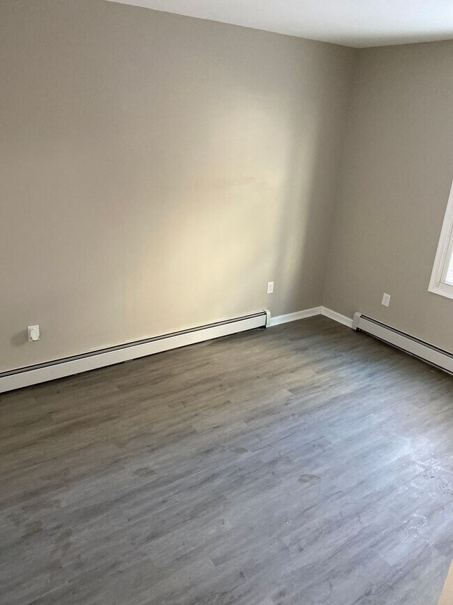 Building Photo - 311 N Lincoln Ave