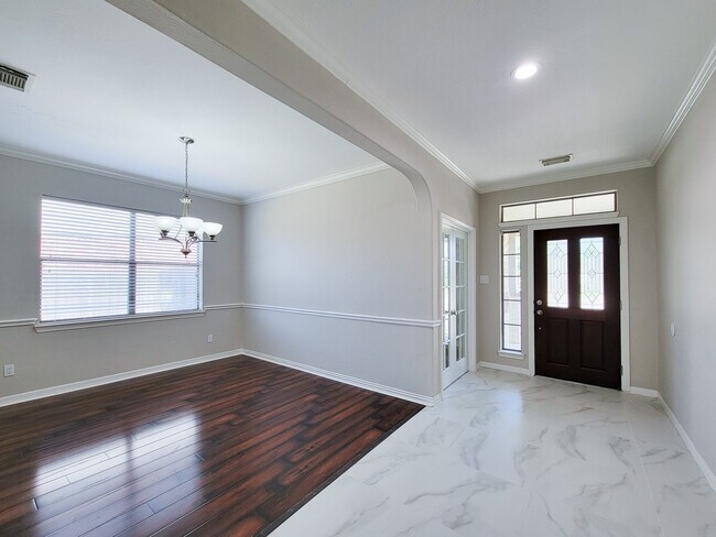 Building Photo - 24534 San Pellino Dr