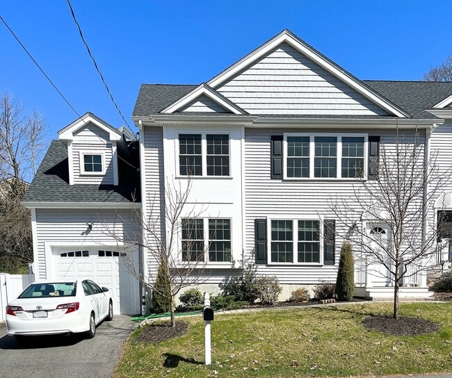 Primary Photo - 47 Endicott St