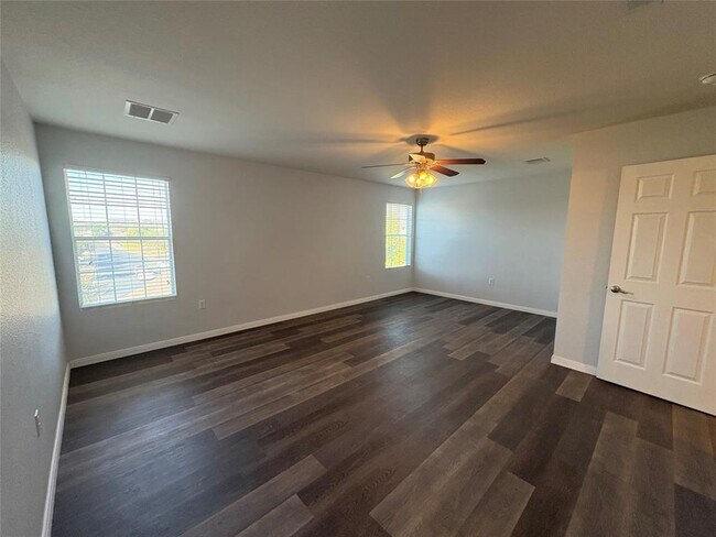 Building Photo - 8932 Southwick Dr