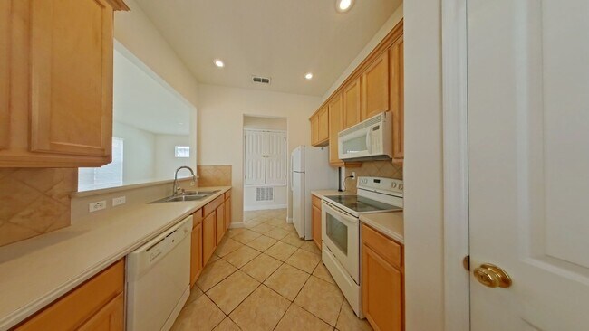 Building Photo - Home with water views in Patriots Landing