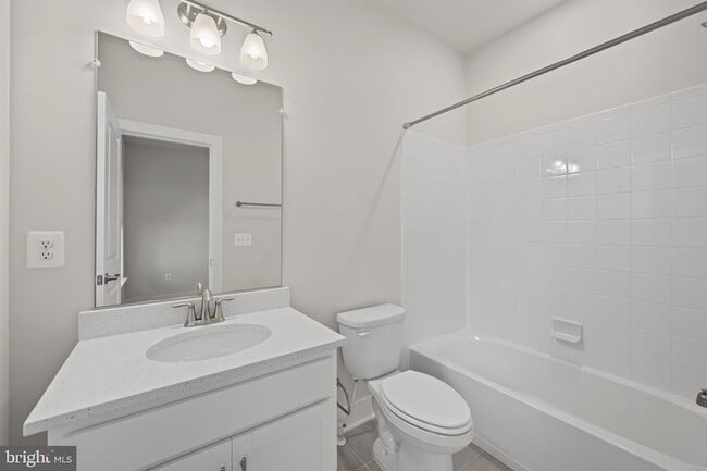 Building Photo - 148 Stowe Dr