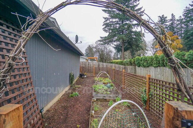 Building Photo - 12509 NE 35th St