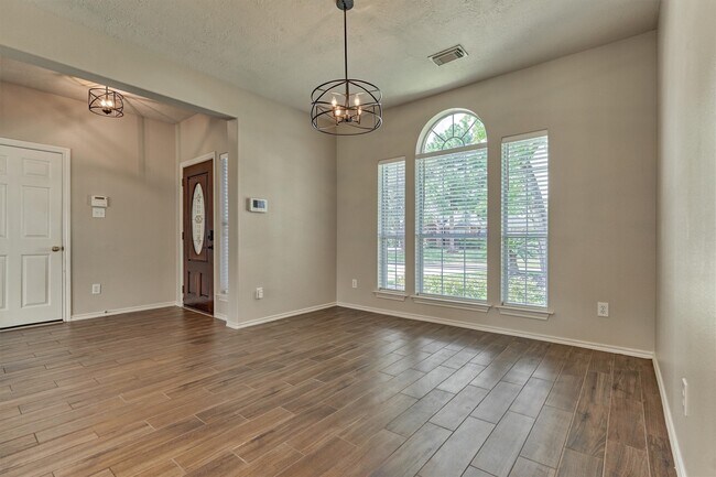 Building Photo - 6403 Sagewalk Ct
